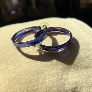 Kendra Scott blue swirl hoop  earrings